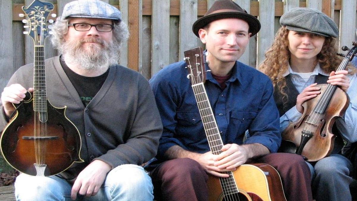 
Quickdraw String Band —Dave Maguire, Matt Novak and Allegra Ziffle – play bluegrass and more July 16 at the Downtown Community Food Co-op.
