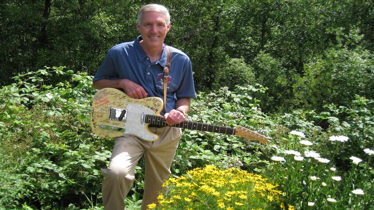 
Matt Audette and his Circle of Friends Band pay tribute to Hank Williams on July 10 and 11 at Haynie Grange.

