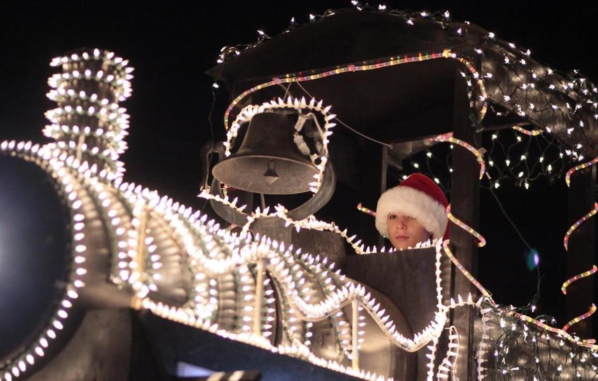 Lynden’s annual Christmas Lighted Parade feature lighted firetrucks, tractors, dump trucks, cars, floats, wagons and farm equipment from 5 to 6 p.m. Saturday, Dec. 2. The procession starts at Fairway Center and travels east along Front Street.