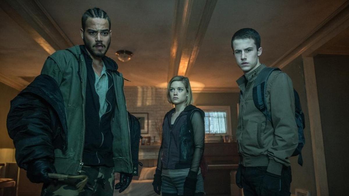From left, Daniel Zovatto, Jane Levy and Dylan Minnette play burglars in the thriller, “Don’t Breathe.”