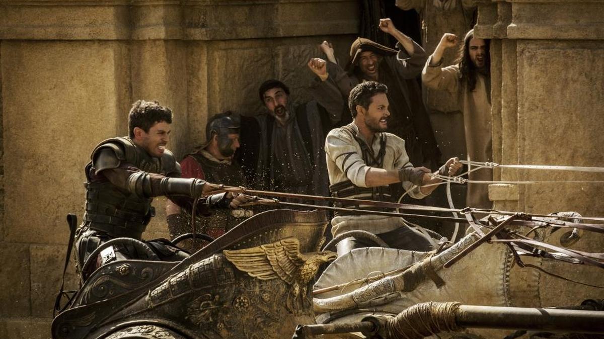Thanks to advances in filmmaking, the chariot scene, starring Toby Kebbell, left, and Jack Huston, is thrilling and exquisitely choreographed in “Ben-Hur.”