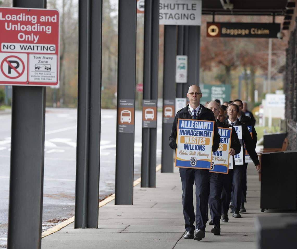 Allegiant Air pilots picketed at Bellingham International Airport (BLI) on Nov. 18.