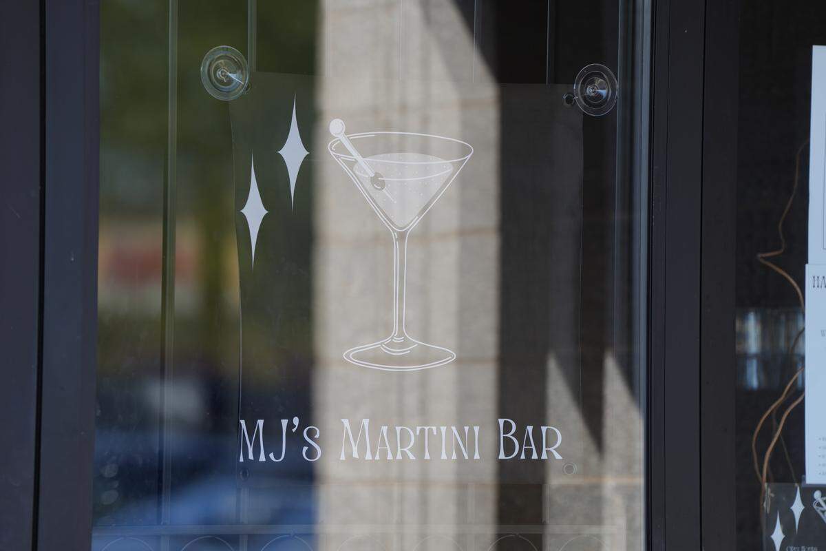 MJ’s Martini Bar opened at 416 W Bakerview Road on Sept. 19. The new cocktail bar and restaurant opened in the previous location of Fireside Martini and Wine Bar.
