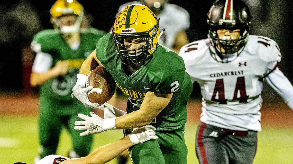 High school football roundup: Sehome moves into first place after win over Cedarcrest