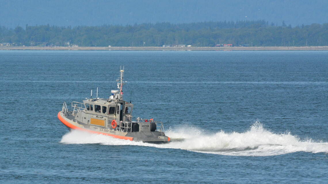 Capsized boat in Bellingham Bay leaves one man dead on Fourth of July