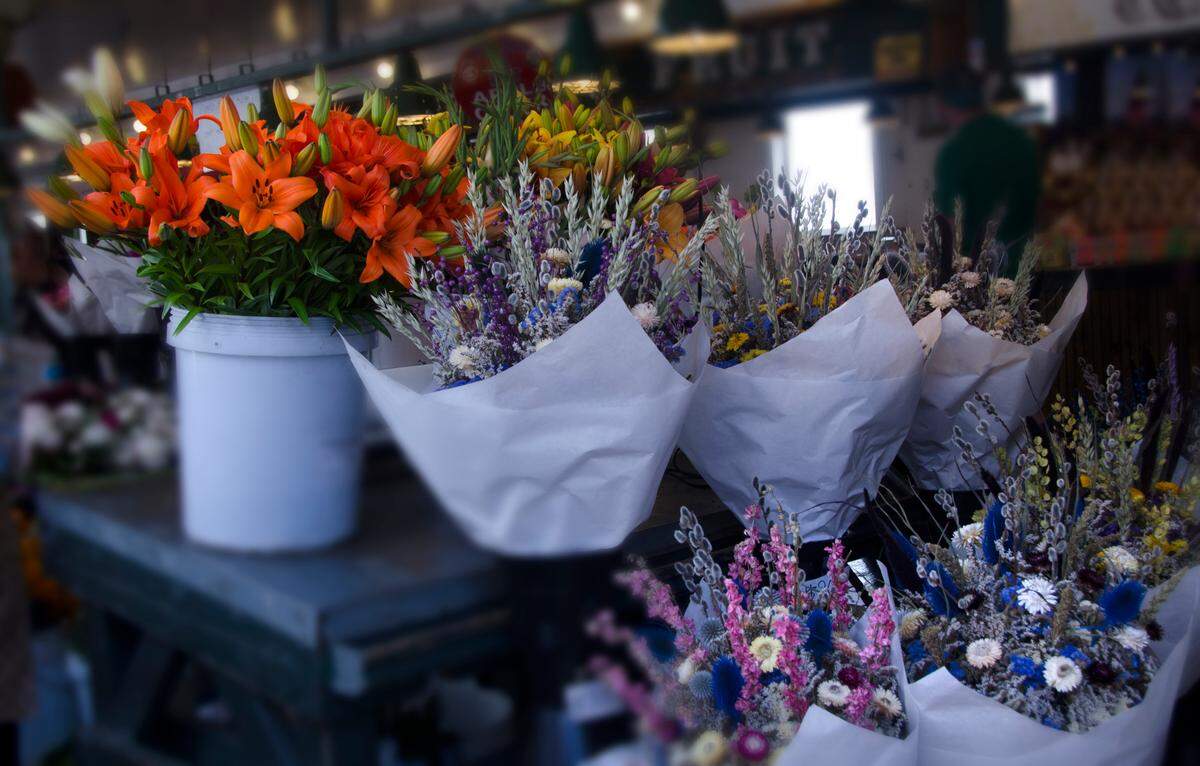 Pike Place public outdoor market in Seattle, WA.