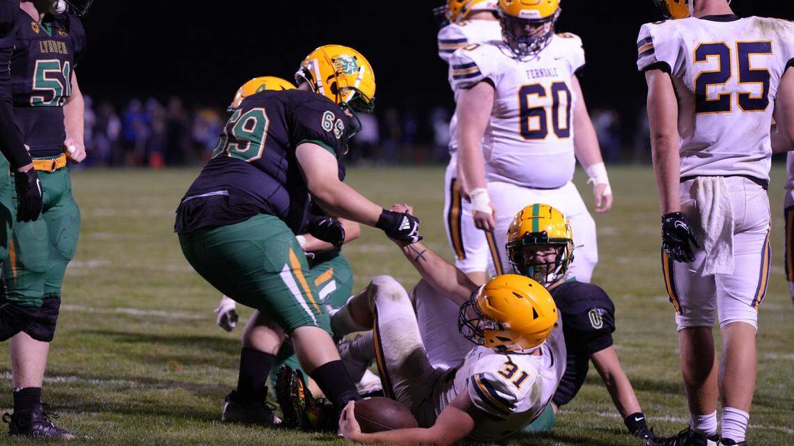 Perennial Whatcom powers: Ferndale and Lynden notch victories in week 3 football action