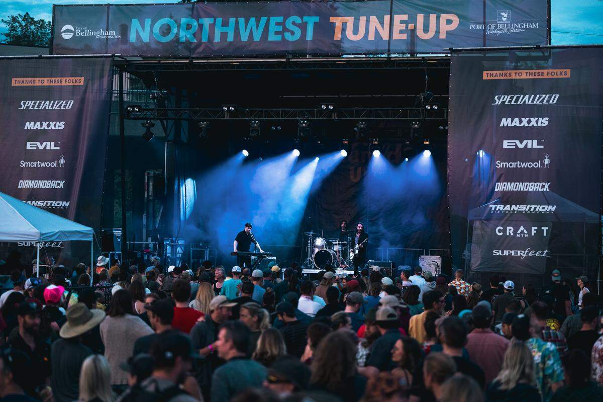 A live music performance at the 2023 Northwest Tune-Up.