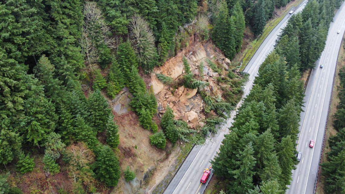 WSDOT done with I-5 cliffside scaling, but still no timeline for reopening