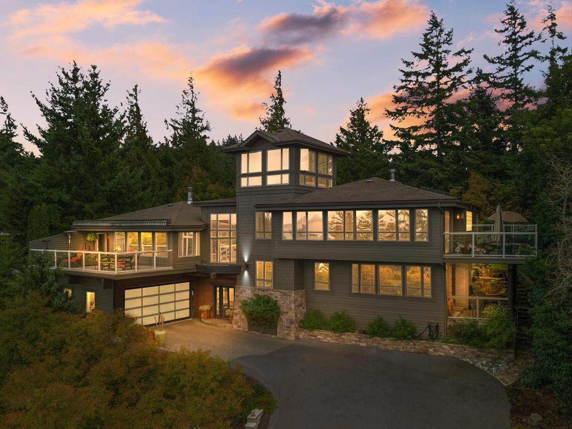 Home for sale at 711 Briar Rd Bellingham, Wash. by Rick Monrean.