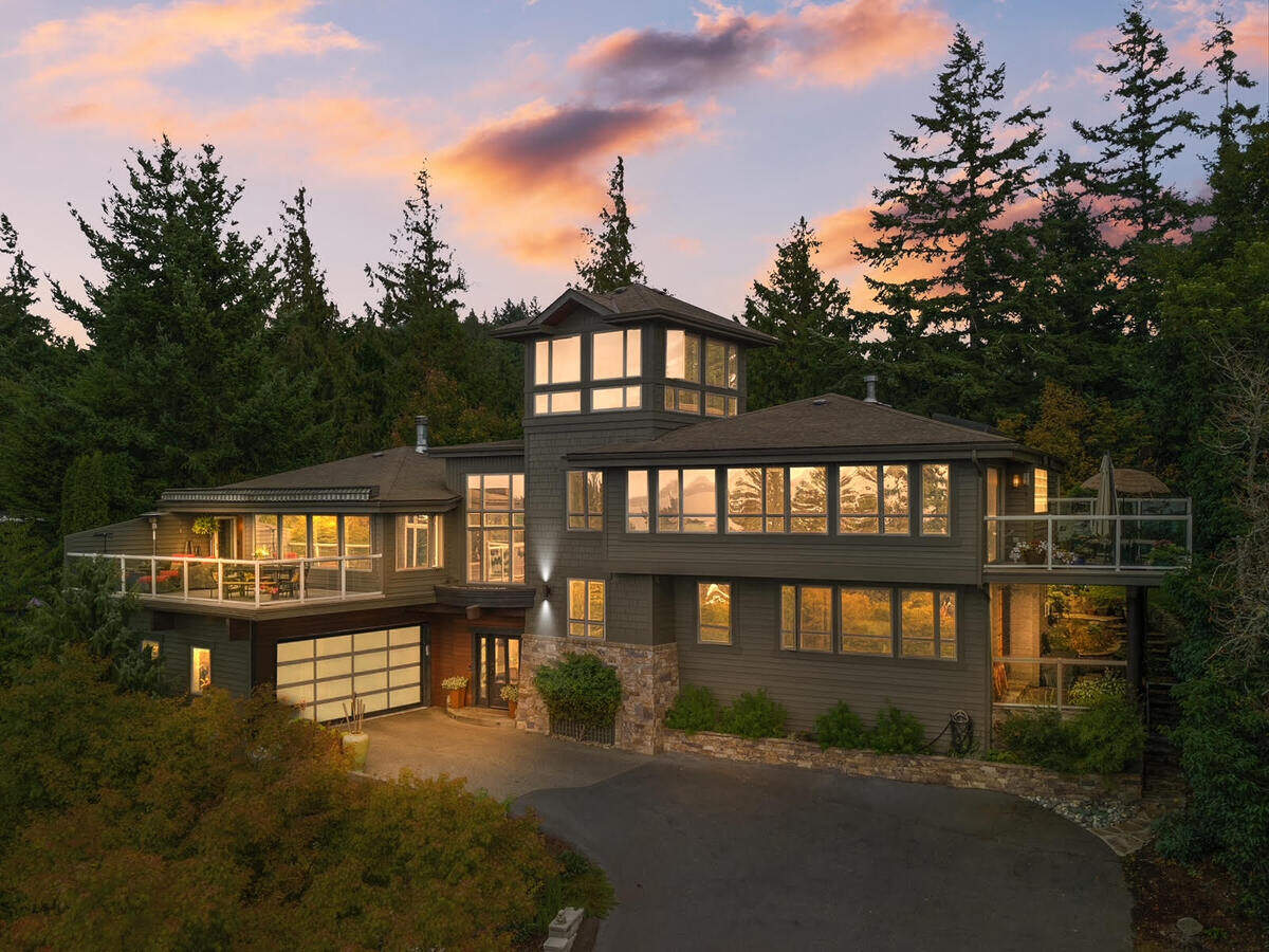 Home for sale at 711 Briar Rd Bellingham, Wash. by Rick Monrean.