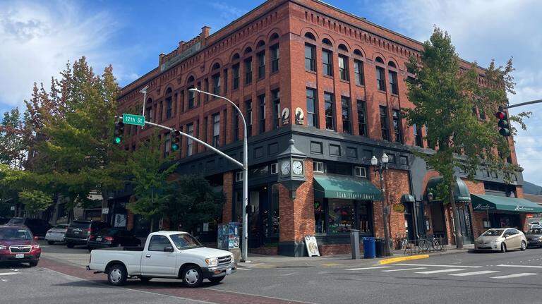 Whatcom Roundup: Clothing store closing permanently; new gallery in Fairhaven
