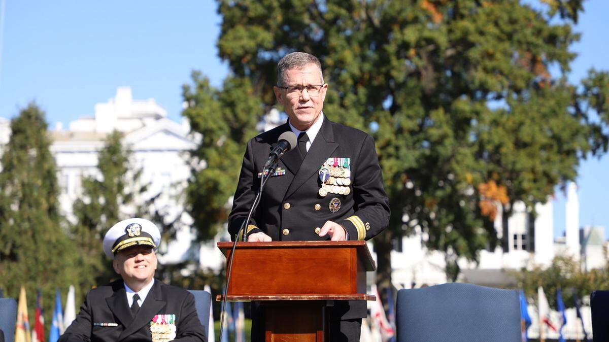 Les Reardanz, general manager at Whatcom Transportation Authority and former Navy Reservist, speaks at his retirement ceremony at the Washington Navy Yard on Friday, Oct. 14, in Washington, D.C.