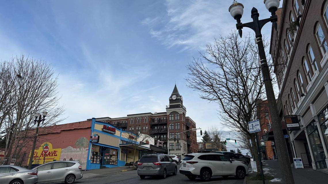 Whatcom Roundup: New Bellingham restaurant and Sunset Square shop; local events