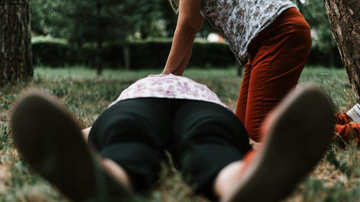 “Starting chest compressions as soon as somebody’s heart has stopped is the best way to help them survive,” according to Erica Littlewood of South Whatcom Fire Authority.