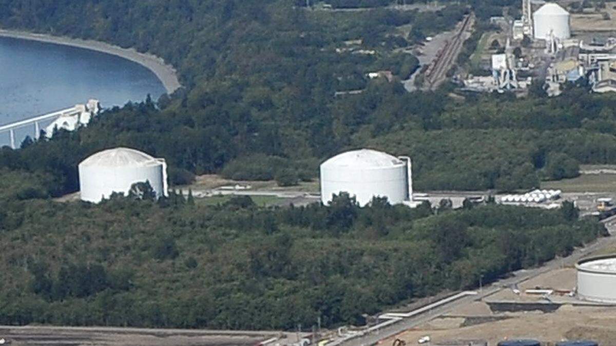 Petrogas export terminal near Ferndale