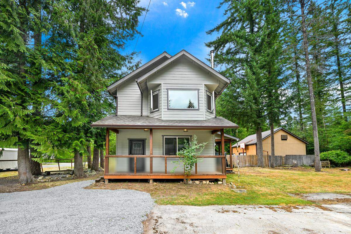 A home for sale at 541 Flair Valley Drive in Maple Falls, Wash. by Kandi Camacho Real Estate.