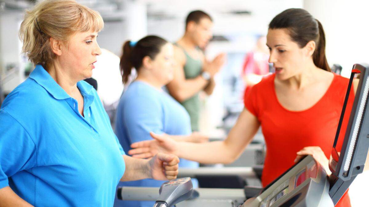 When working out, it’s important to start with a clean face, preferably make-up free, so your sweat does not mix with dirt and clog your pores.