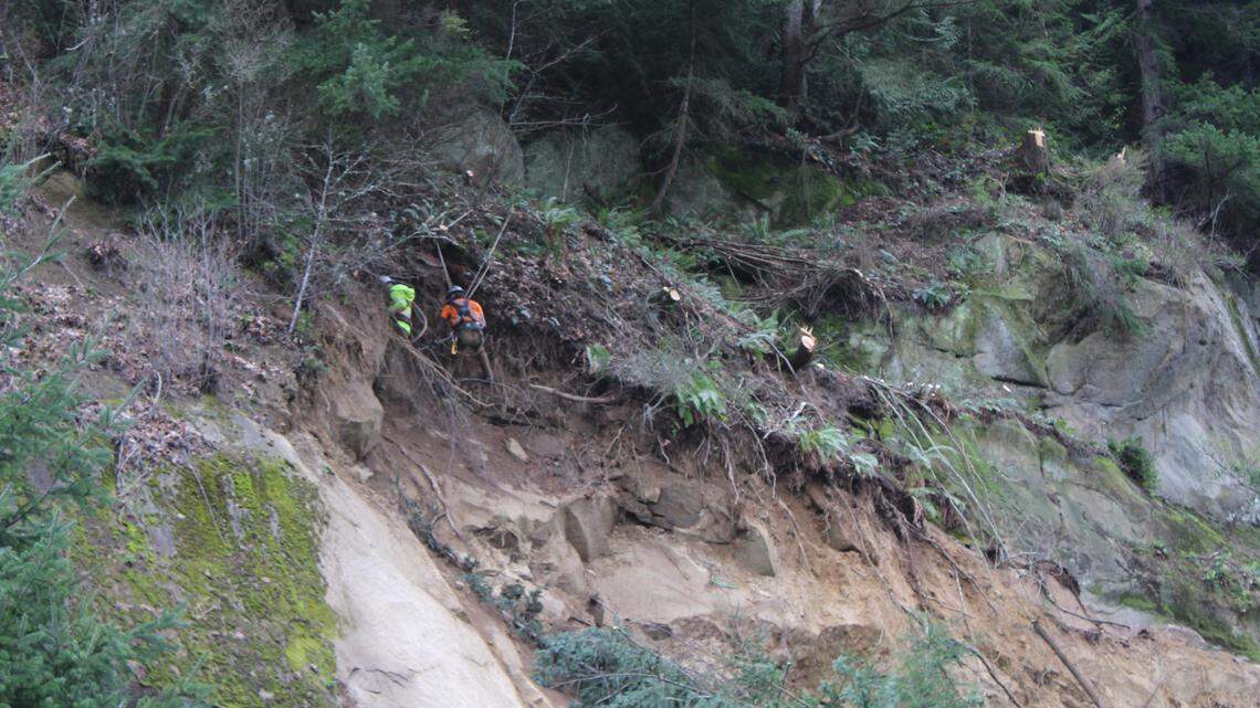 Clearing of I-5 slide debris near Bellingham will require hundreds of truckloads