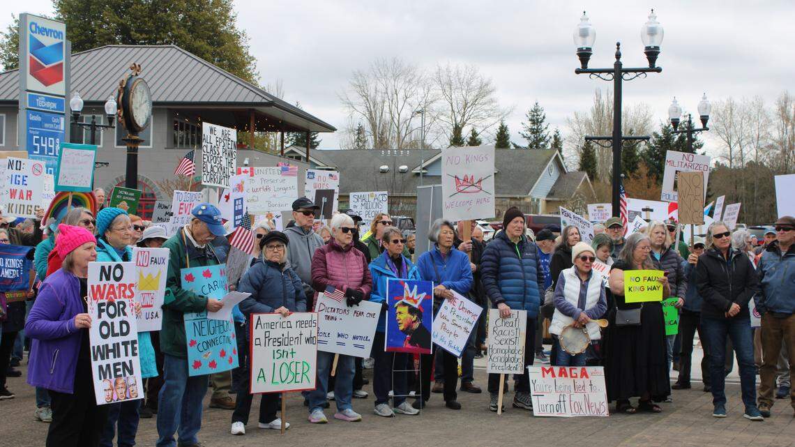Hundreds turn out in Blaine to participate in nationwide No Kings protests