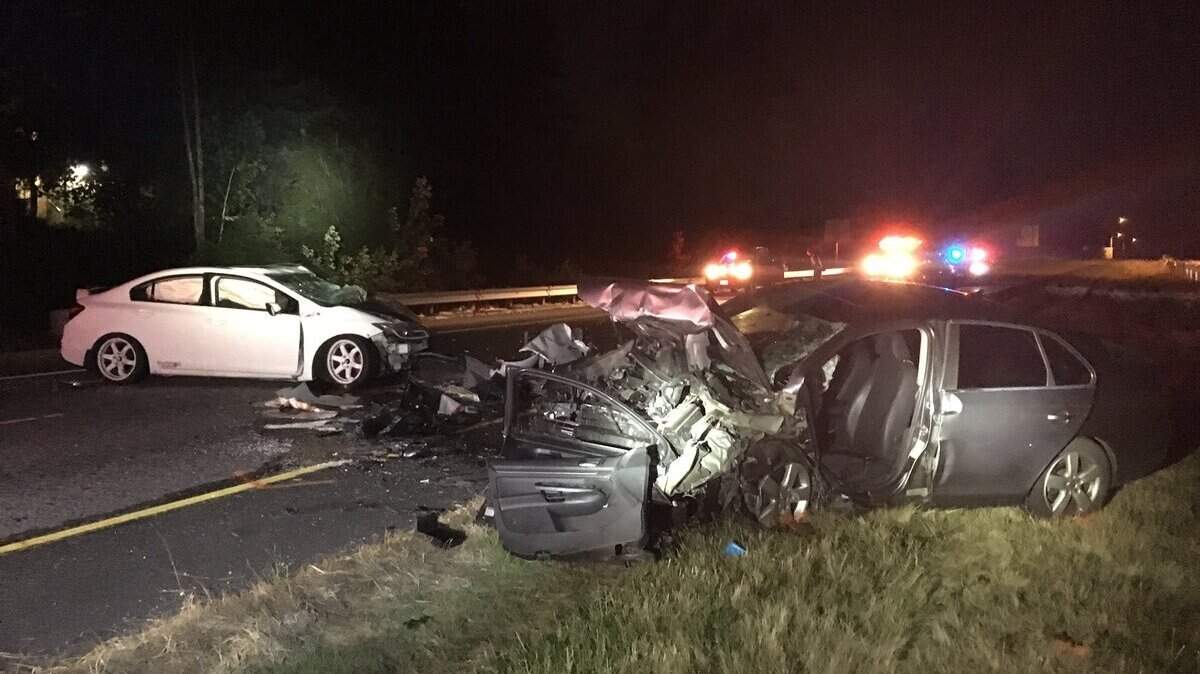 Head-on crash shuts Interstate 5 for four hours, 2 injured | Bellingham ...