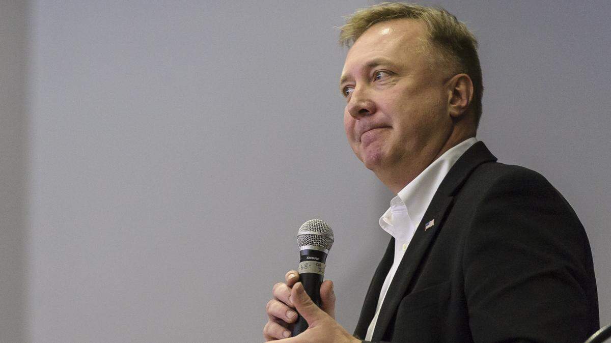 Washington state Sen. Doug Ericksen (R-Ferndale) is attracting condemnation from human-rights activists after he registered as a foreign agent to consult and lobby for the country of Cambodia and the authoritarian Hun Sen regime.