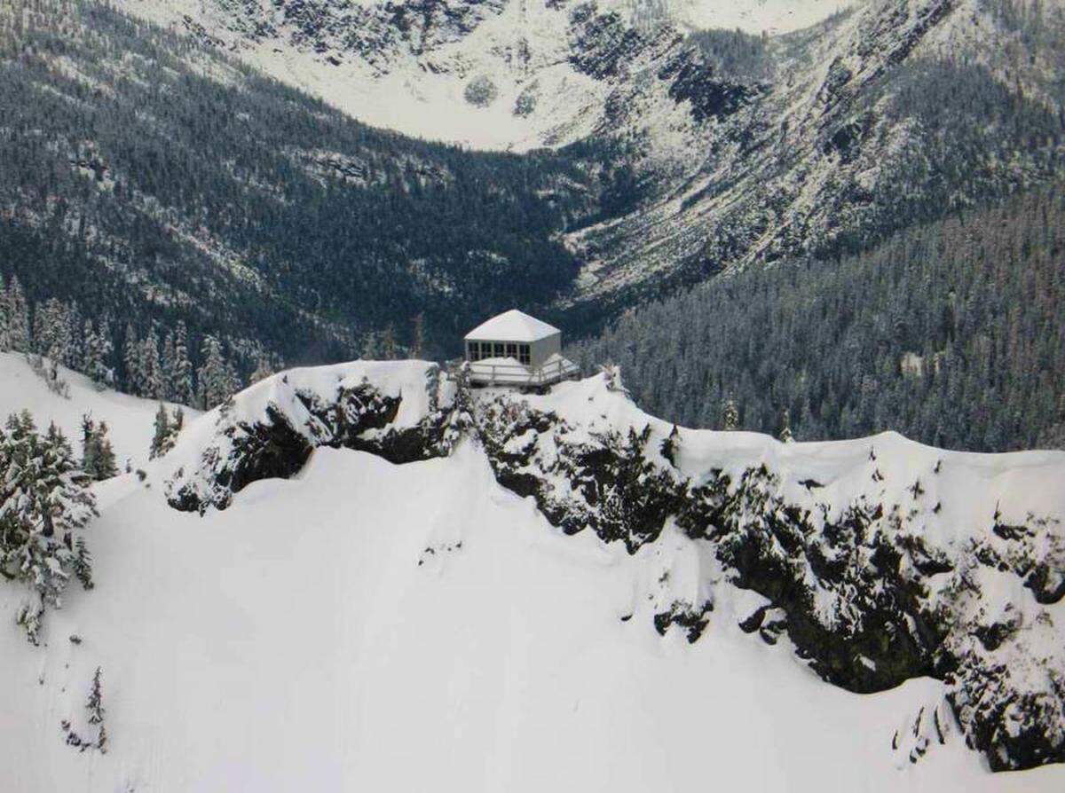 A former U.S. Forest Service fire lookout at Park Butte sits above a lava flow that erupted around 716,000 years ago near Mount Baker.