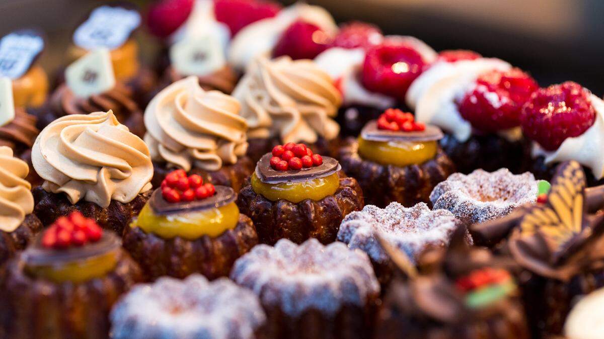 Bellingham is full of local sweets and treats, and after completing polls to find your favorite hard cider, burritos, cheesecake, pho and chicken wings, we are looking for the best cupcakes in Whatcom County.