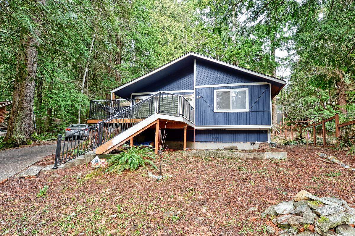 A home for sale at 17 Meadow Ct. in Bellingham, Wash. by Maria (Maru) Midence with HomeSmart One Realty.