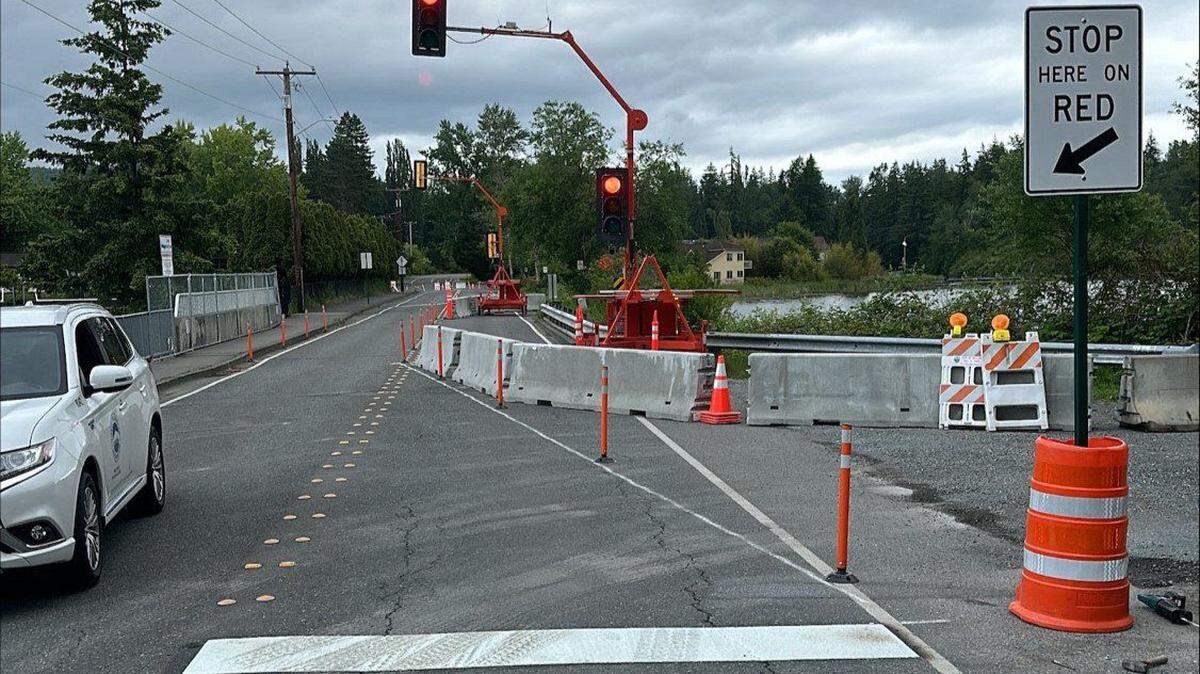 A traffic light will allow one car or truck at a time to cross the Electric Avenue bridge, with a weight limit of 24 tons.
