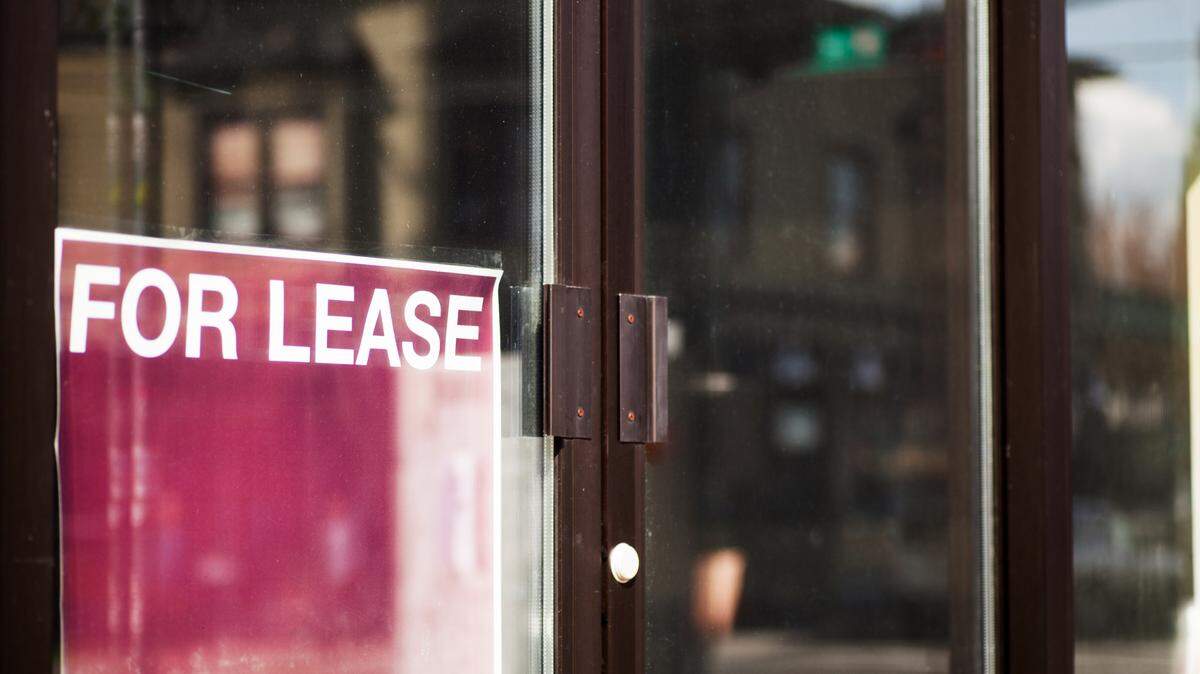Mo’s Parlor, a Black-owned business in Bellingham, is closing its storefront due to health and harassment. The shop will remain online.