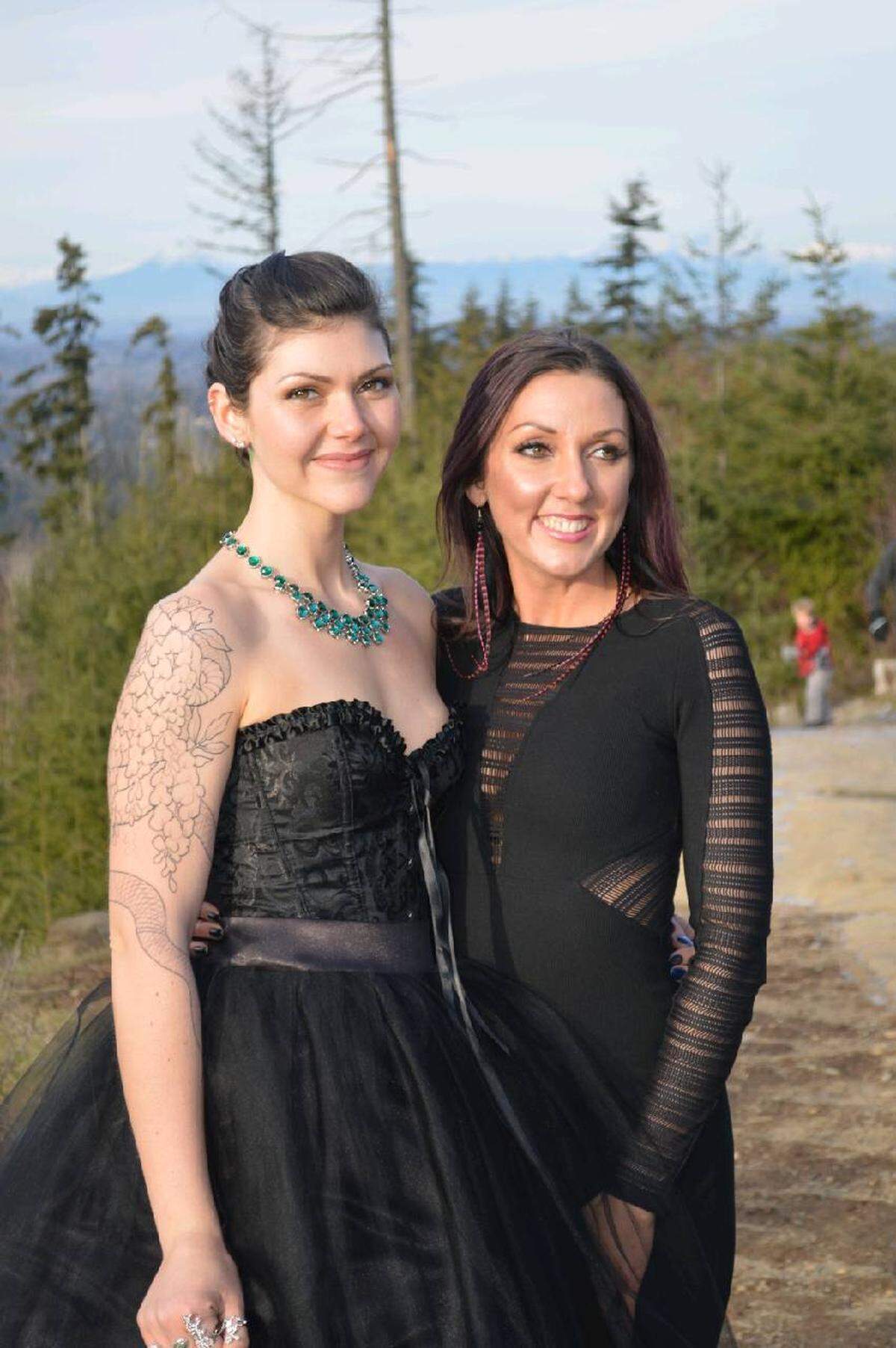 Keri “KC” McClanahan (formerly Gauf), left, poses with her sister Heather Gauf in January of 2017 on Galbraith Mountain. Anthony McClanahan pleaded guilty last month to murdering KC in Utah in November of 2017.