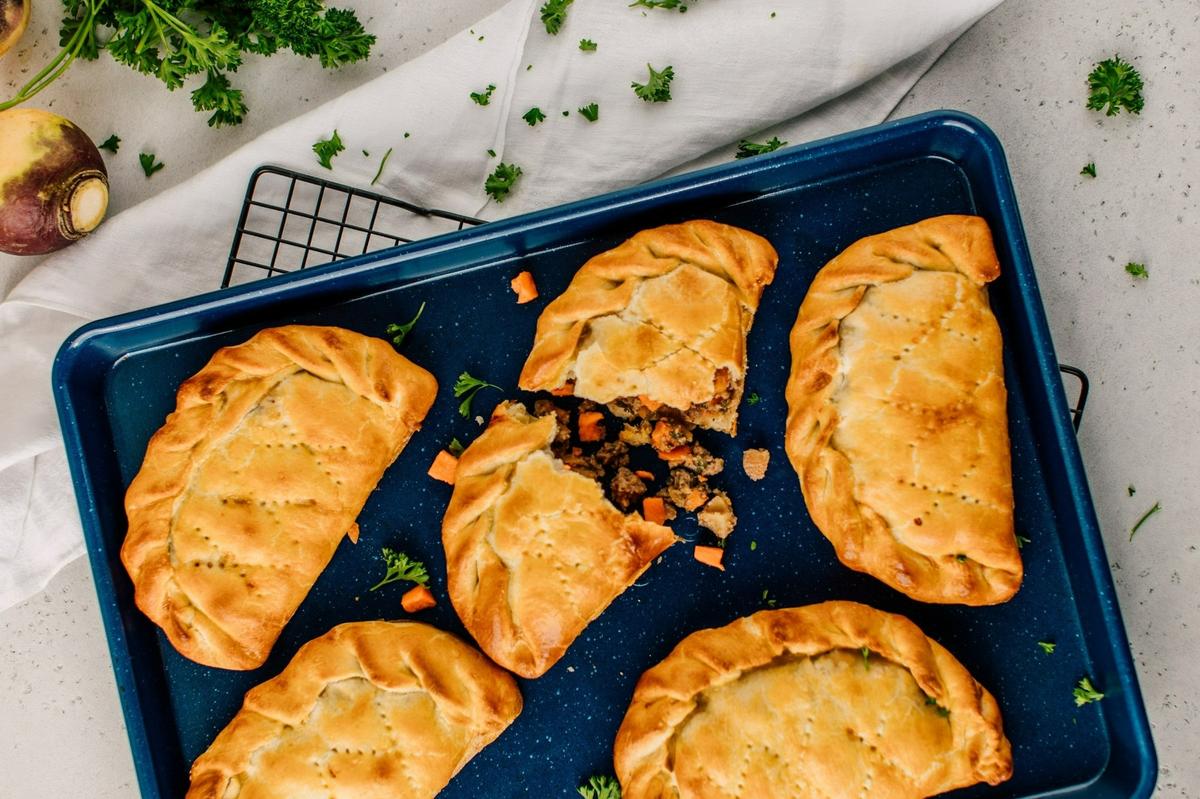 Holly’s Meat Pies, a Bellingham restaurant that specializes in hand pies, pasties, meat pies and chicken pot pies is opening a new kitchen