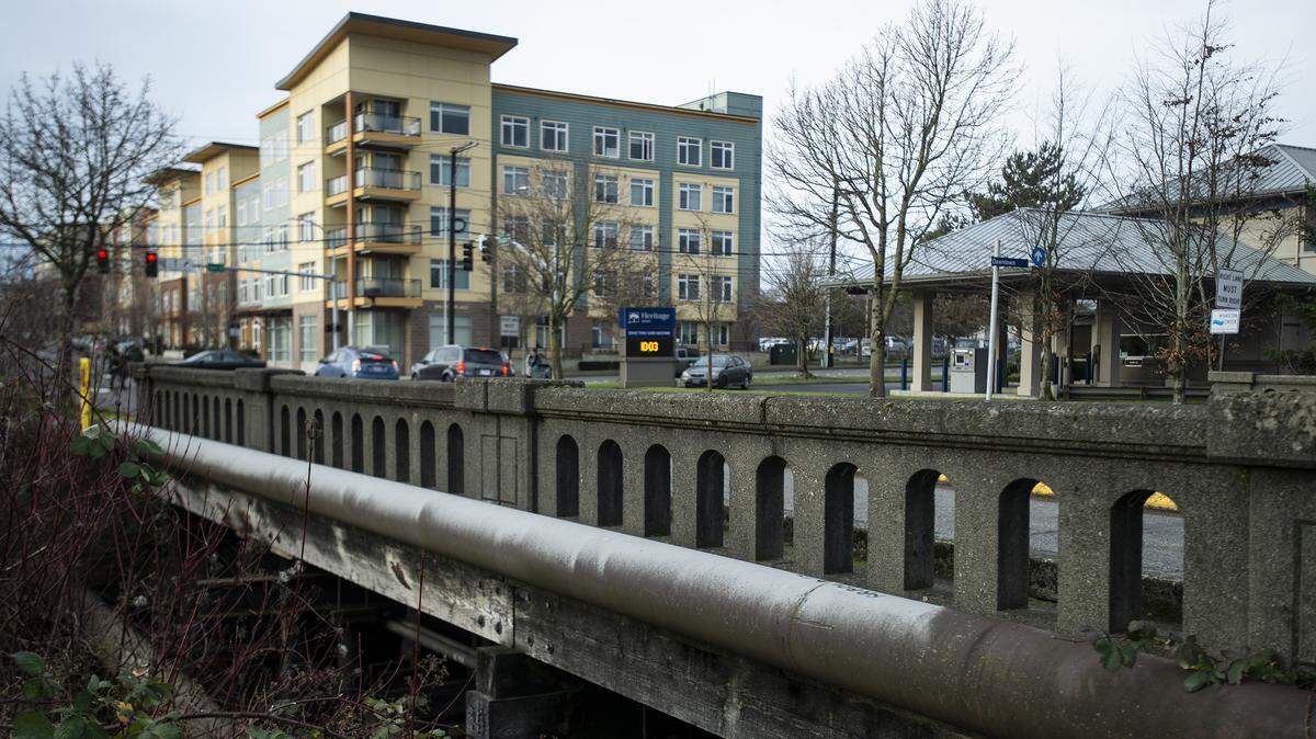Construction of the North State Street bridge over Whatcom Creek will begin in June, said City of Bellingham officials.
