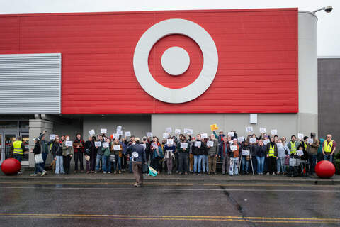 Bellingham protesters demand Target end ICE cooperation | Bellingham Herald