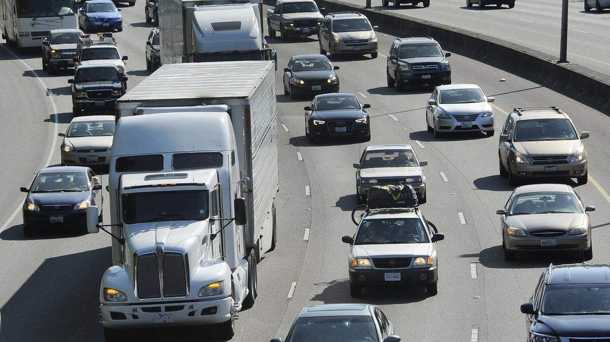 Of all the freeways in the U.S., the most productive corridor for self-driving trucks may be Interstate 5 through Washington and Oregon, according to a report by the Kirkland-based INRIX data company. I-5 carries a lot of freight and is long -- some 637 miles between Vancouver, B.C., and Yreka, California