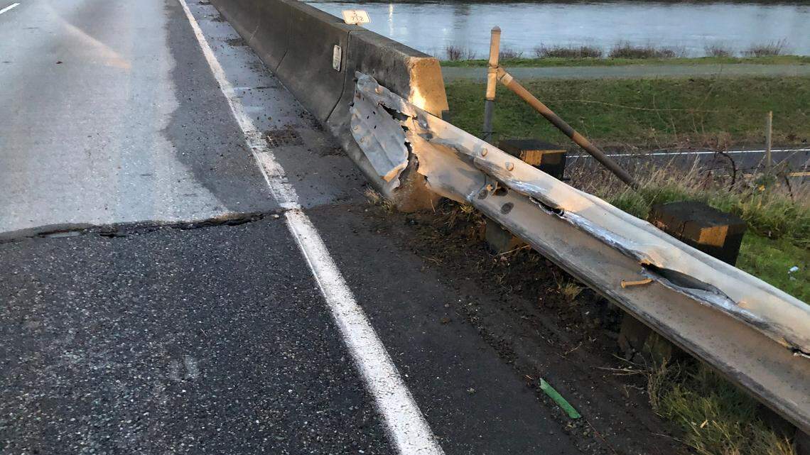 WSDOT clears reopening of I-5 bridge over Skagit River following Wednesday’s semi crash