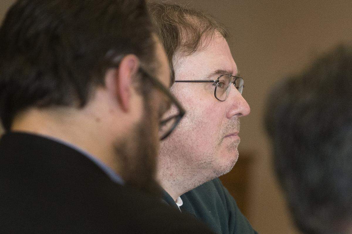 Timothy Bass sits with his attorneys during the first day of an evidence suppression hearing this week at the Whatcom County Courthouse in Bellingham. Bass is accused in the 1989 murder of 18-year-old Amanda “Mandy” Stavik of Acme.