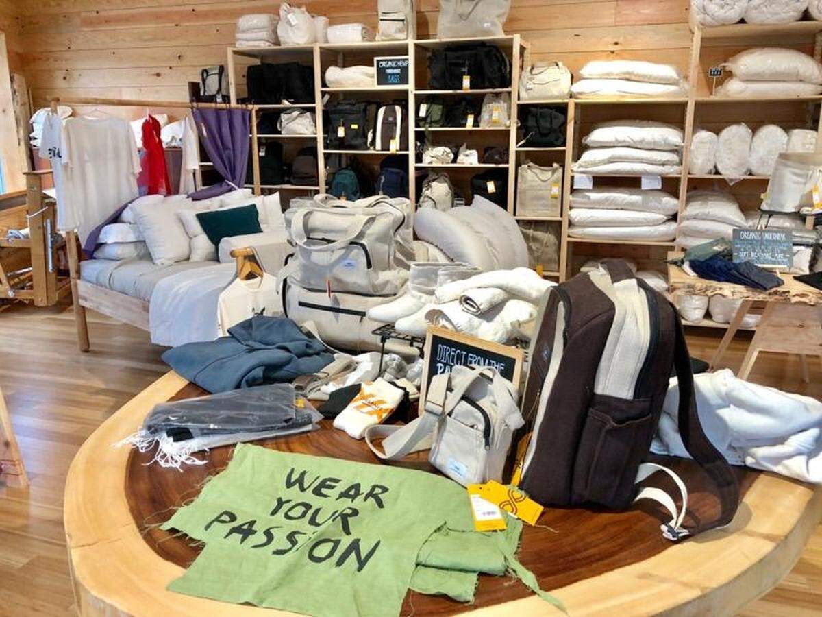 Online retailer Rawganique has opened a store in Blaine that specializes in clothing and household goods made from organic cotton, hemp or linen.