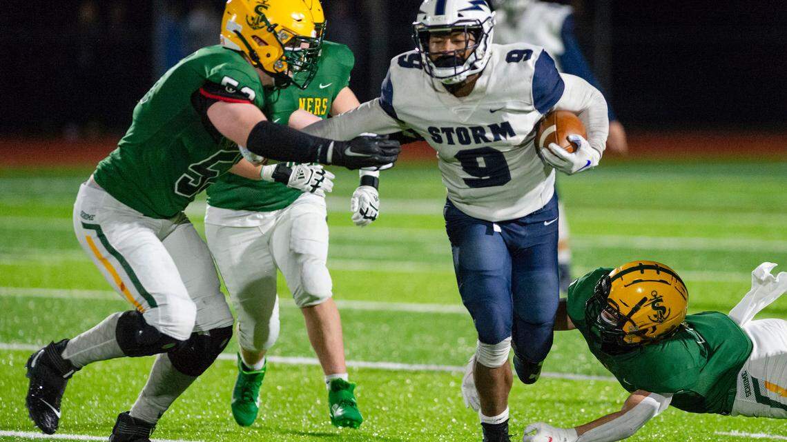 Squalicum’s Schlenbaker stomps over Sehome with dominant running and scoring display