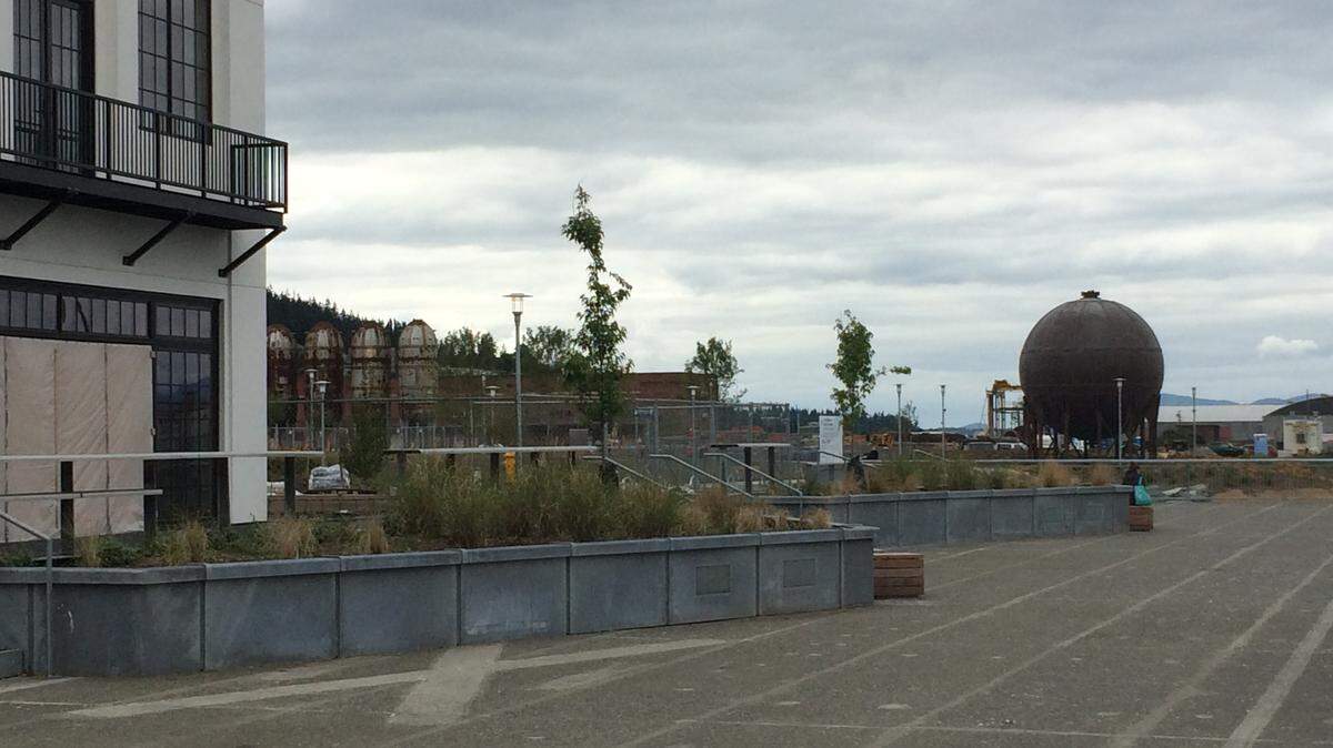 Harcourt Developments wants to build a 6,000-square-foot glass-and-steel structure for a restaurant and retail businesses on the west side of the Granary, close to Waypoint Park on the Bellingham waterfront.