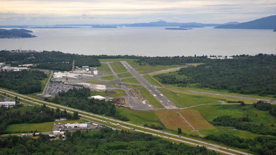 Monthlong closure planned for Bellingham airport runway repair project