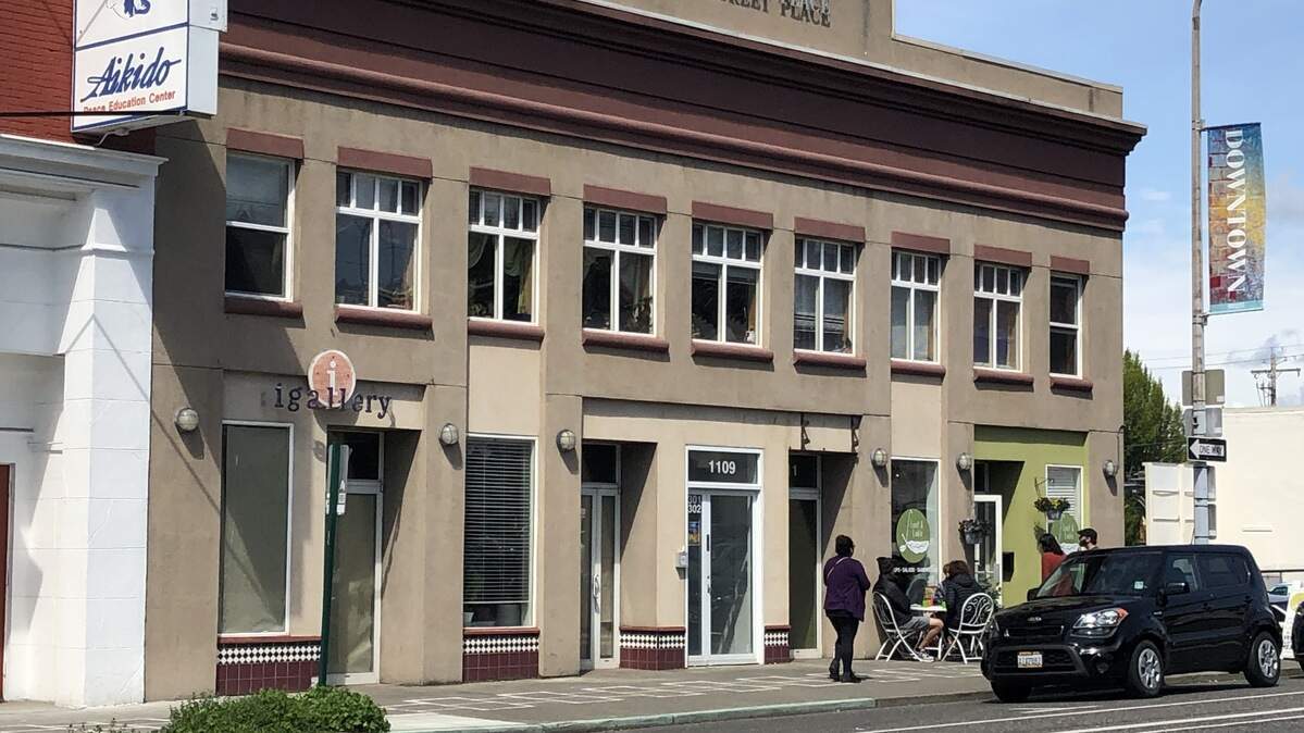 Building permit applications were submitted to put a bar in the State Street Place building, near the Leaf & Ladle restaurant
