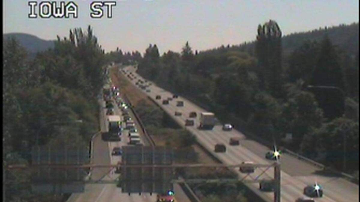 A four-car accident Monday afternoon on Northbound Interstate 5 near the Iowa Street off ramp is backing up traffic.