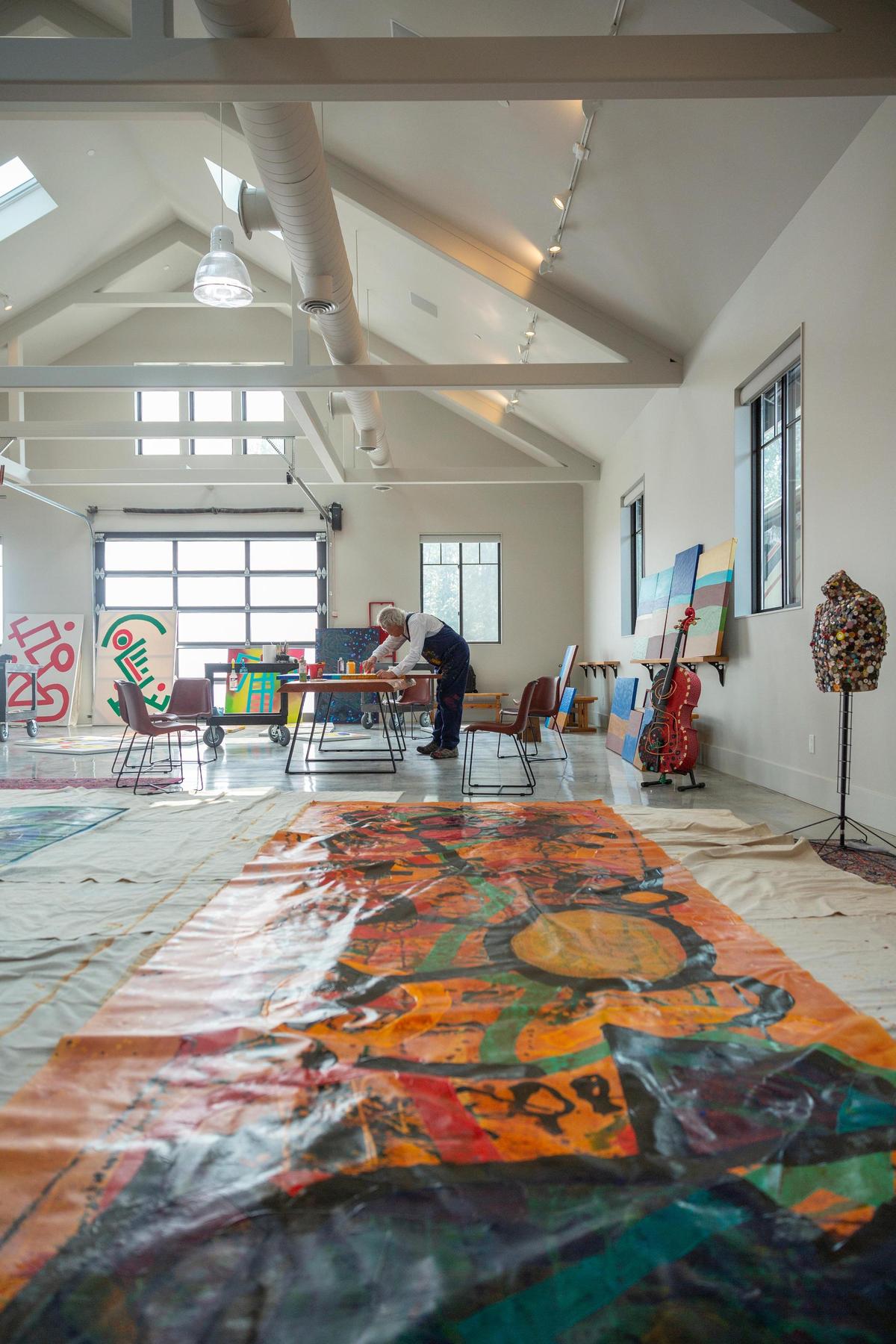 David Syre has staged showings of his canvases in Santa Fe, N.M., Nice, France, and Buenos Aires, Argentina.