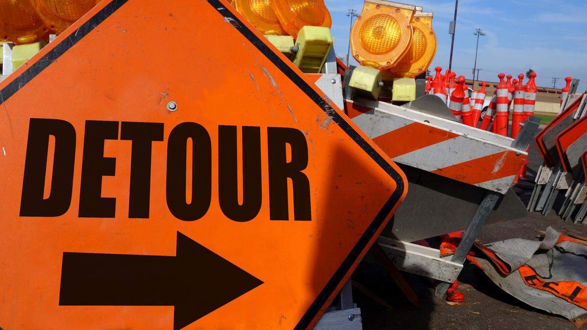 Detour sign