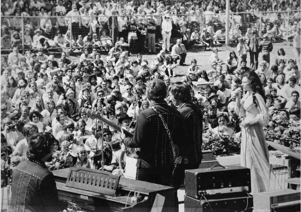 Loretta Lynn performs at the Northwest Washington Fair in Lynden on Aug. 17, 1974.