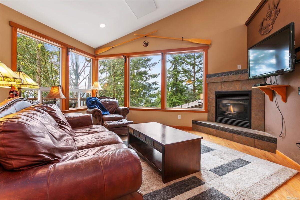 Home real estate listing at 23 Wisteria Lane in Bellingham, Wash.