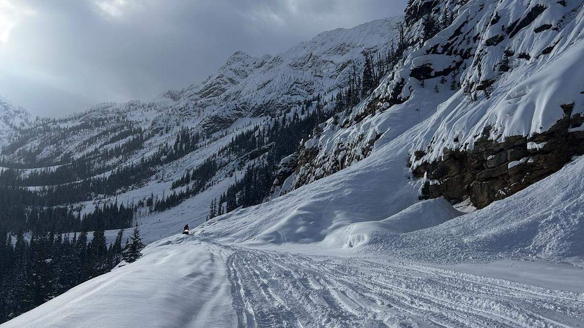 WSDOT has begun clearing North Cascades Highway; weather has helped so far