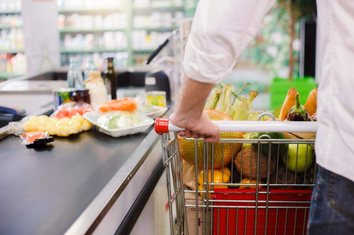 More than 1 million tons of food waste is sent to Washington landfills every year. Half of that is edible food.
